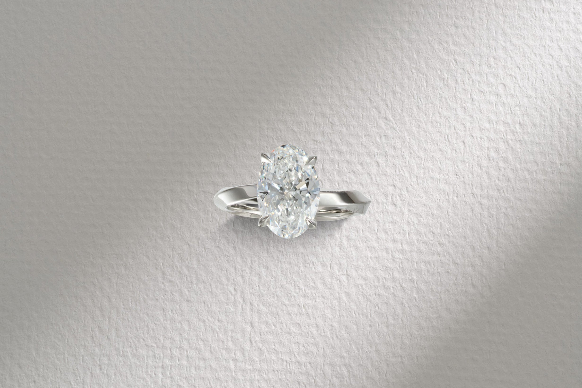 Classic Carré Ring