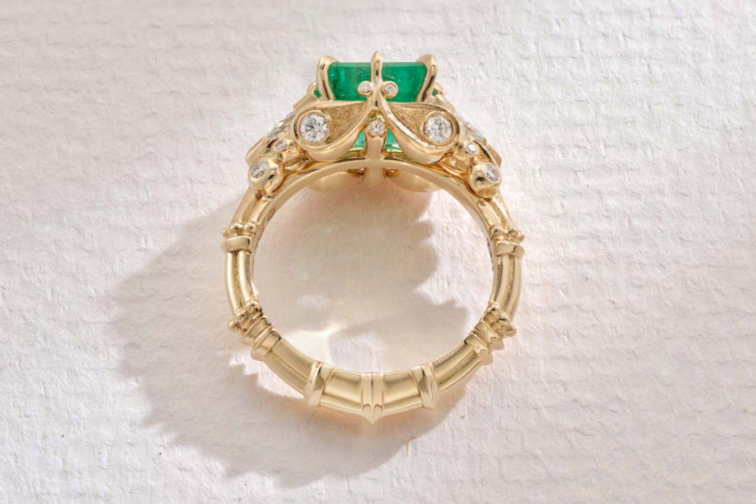One-of-a-Kind Emerald Ring with Diamond Trillion